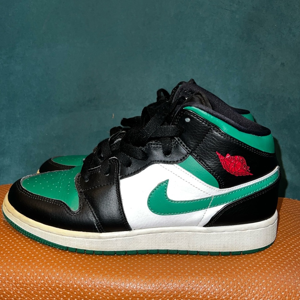 Nike Air Jordan 1 Mid Pine Green/Black/White Men's size 6 good condition